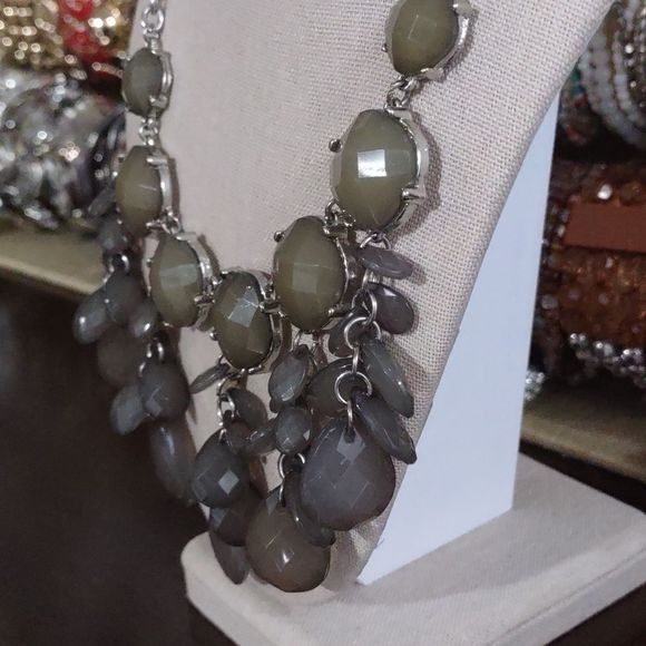 Women's Silver Chain Smokey Stones Statement Necklace - Picture 3 of 8